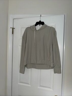 Women's Lightweight Hooded Pullover Sweatshirt - Taupe EUC #athleisure #poly/spa